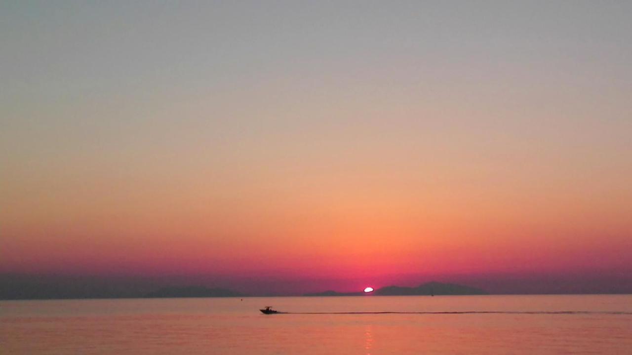 Appartamenti Vacanze Villa Meo Villafranca Tirrena Exteriér fotografie