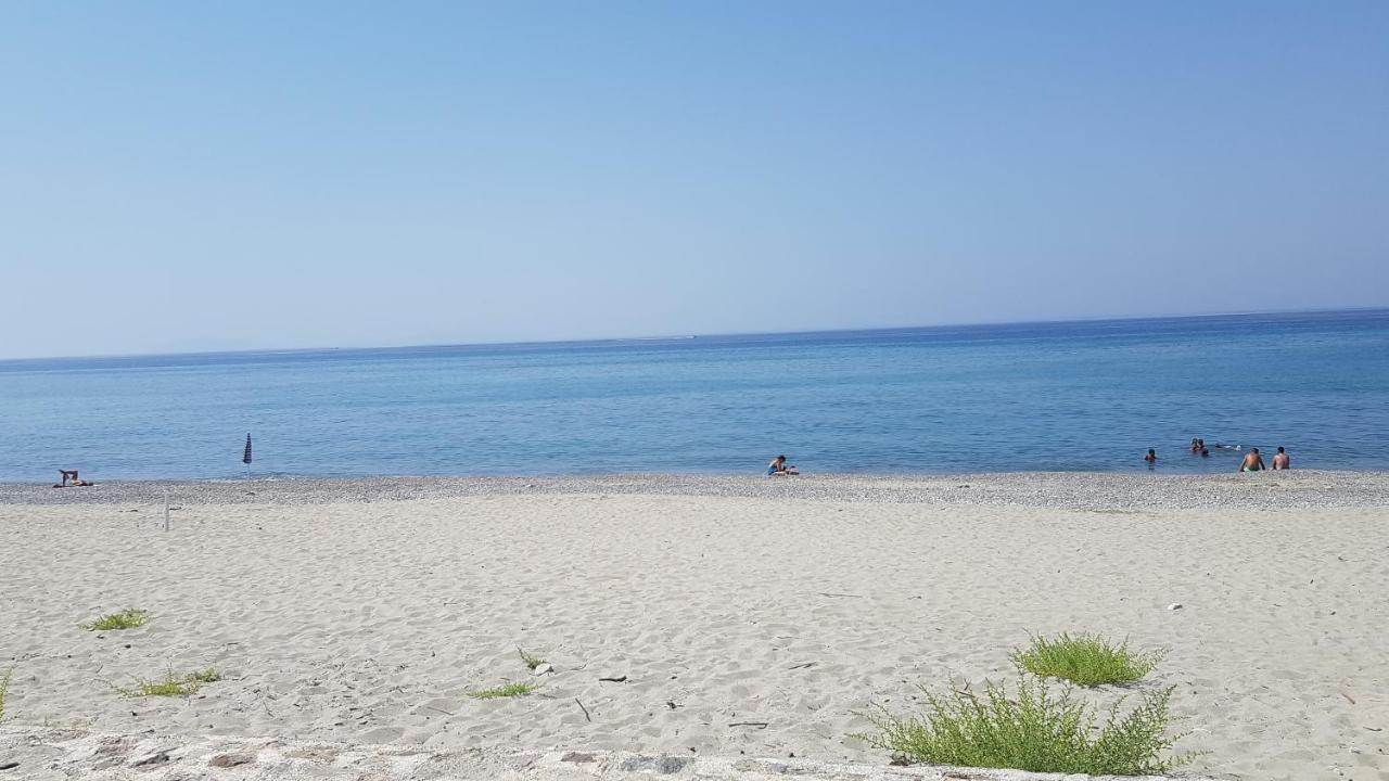 Appartamenti Vacanze Villa Meo Villafranca Tirrena Exteriér fotografie