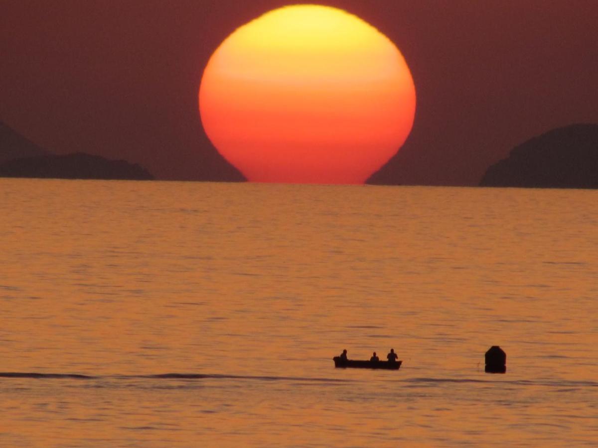 Appartamenti Vacanze Villa Meo Villafranca Tirrena Exteriér fotografie