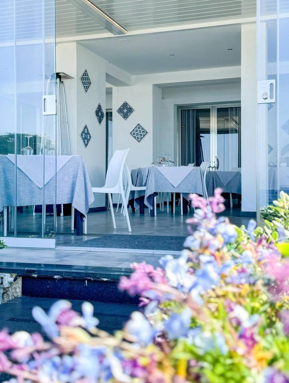 Appartamenti Vacanze Villa Meo Villafranca Tirrena Exteriér fotografie